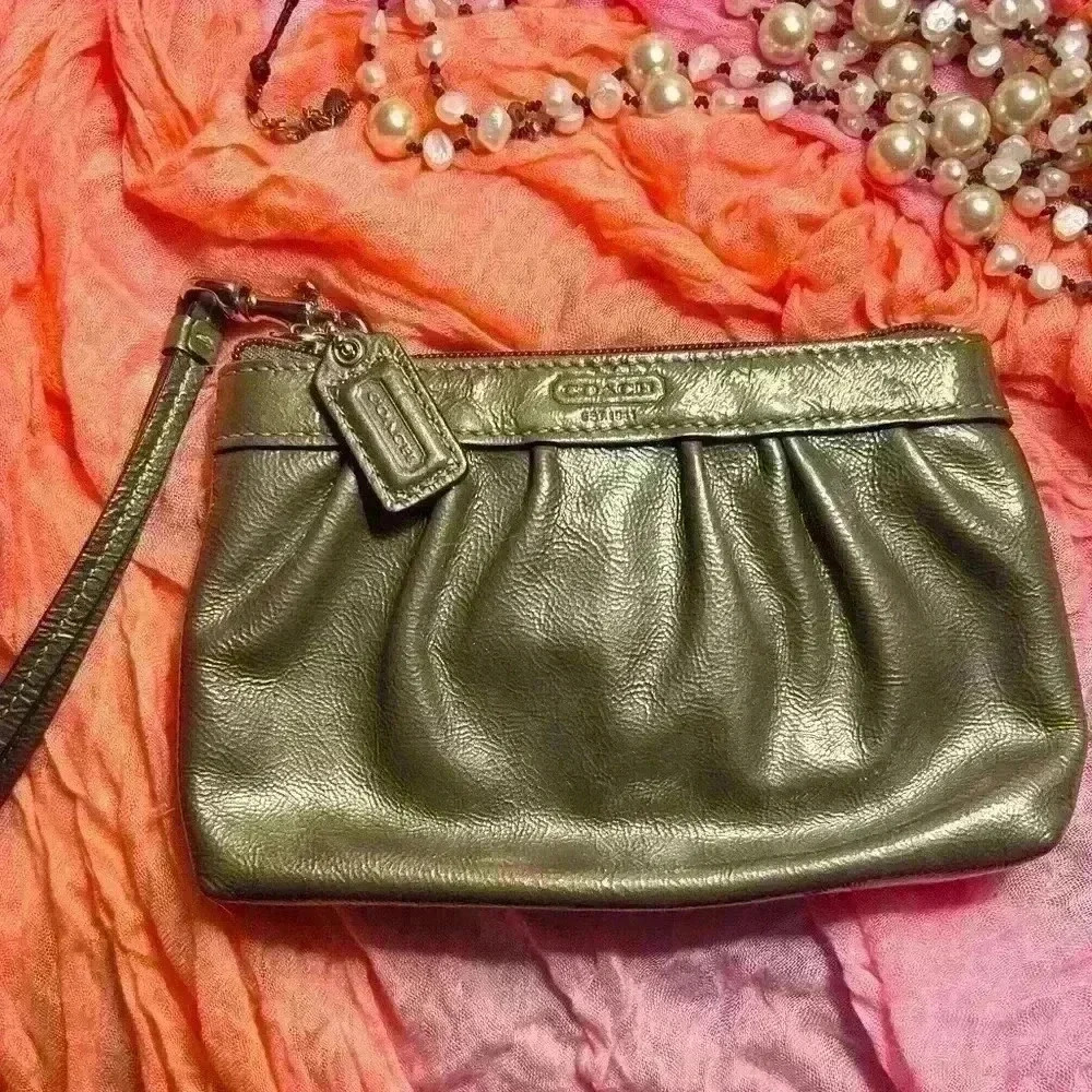 Silver/Gray Coach Wristlet ~ Silver / Gray Leather Pleated